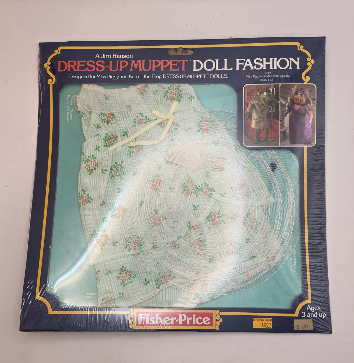 Dress Up Miss Piggy & 3 outfits