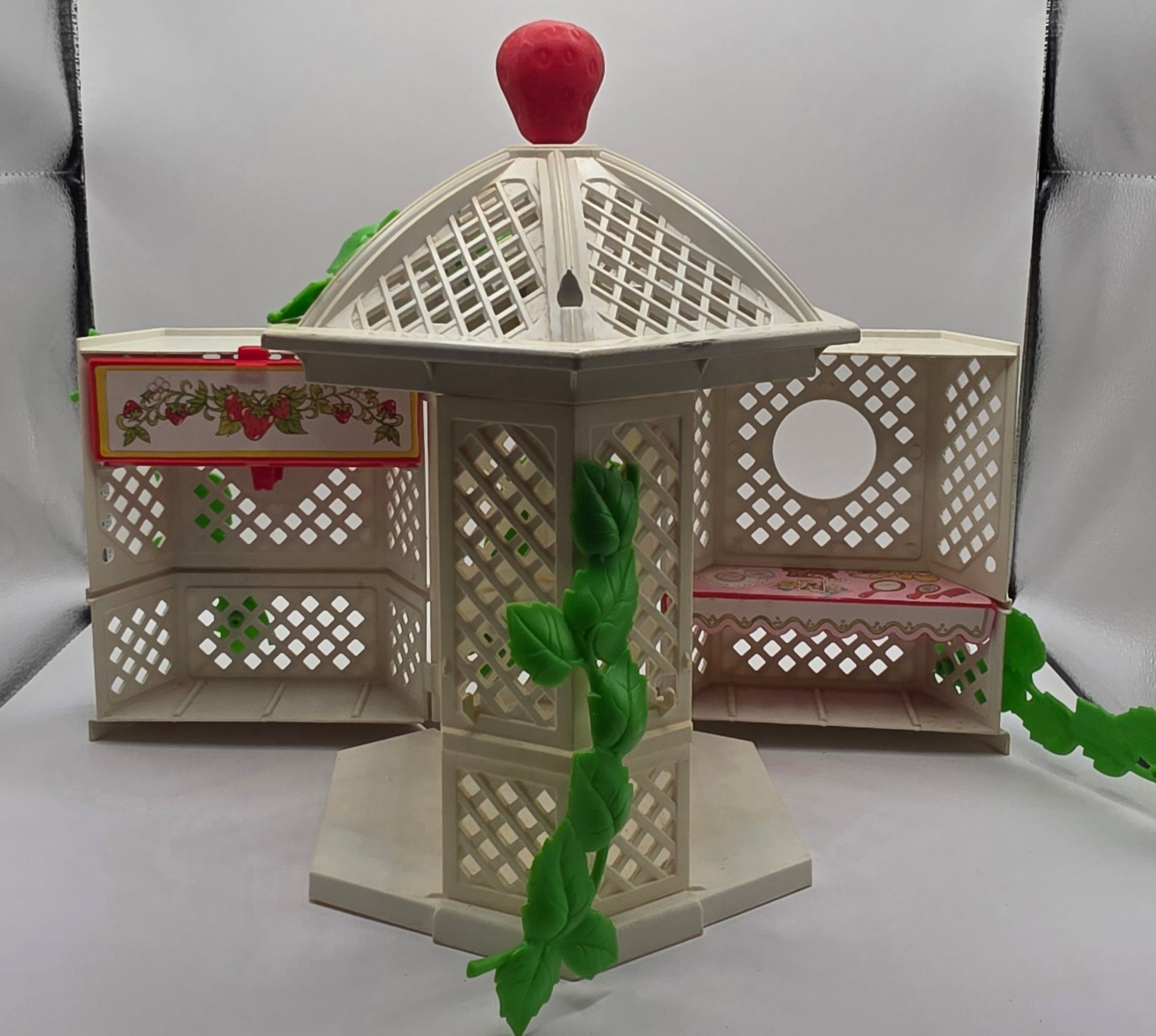 Strawberry Shortcake Gazebo