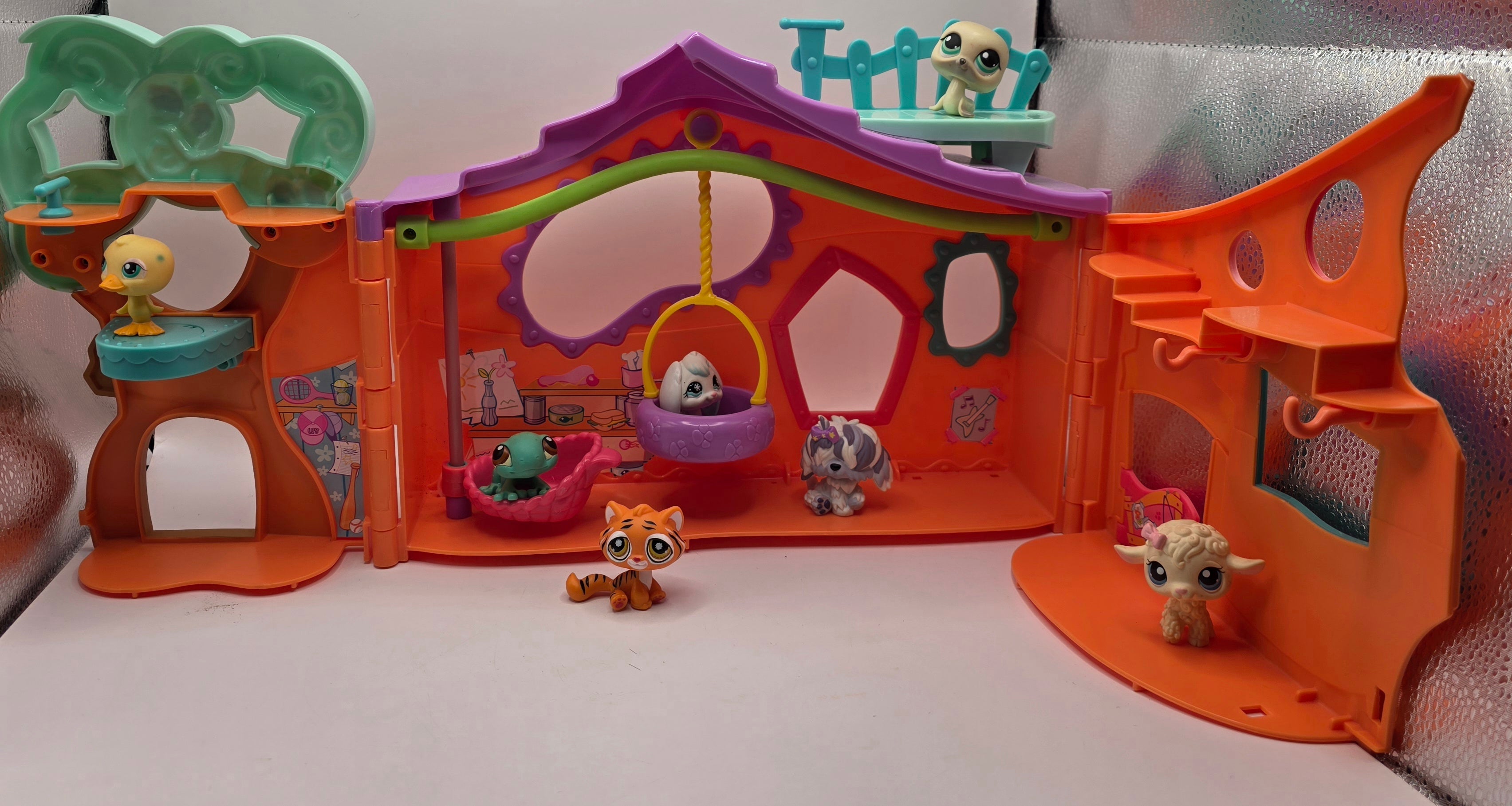 Littlest Pet Shop Tree House